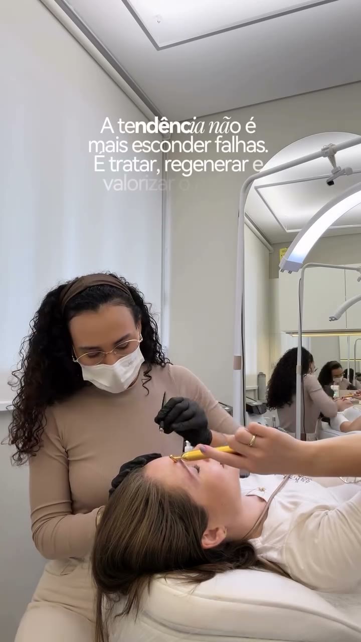 Sobrancelhas em detalhe